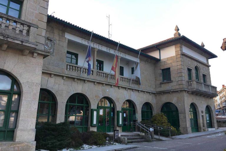 Nigrán reorganiza o roupeiro municipal para dinamizar a entrega de prendas a familias ou entidades sociais da comarca que o soliciten