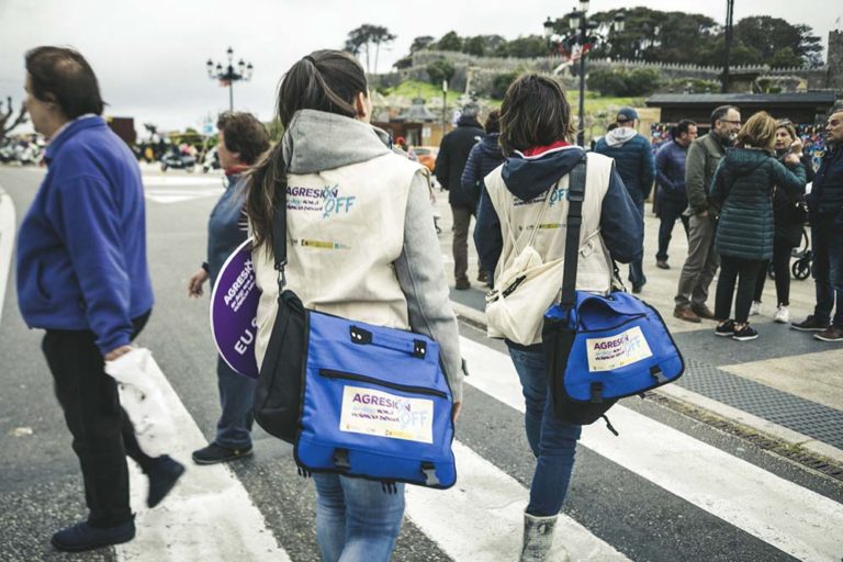 A campaña «AgresionOFF» da Arribada de Baiona proporcionou información a máis de 3.400 persoas