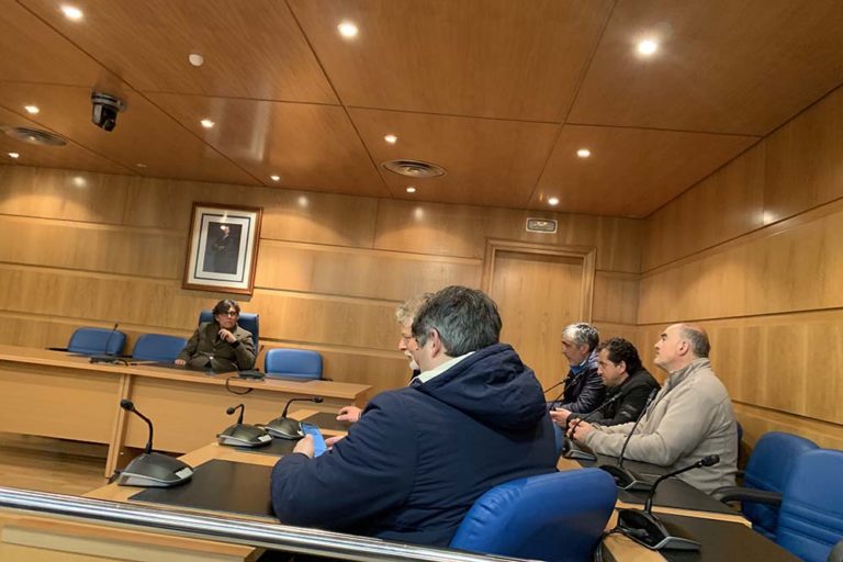 Eva García reúnese cos traballadores de ‘Levantina’ e levará o problema ante a Xunta