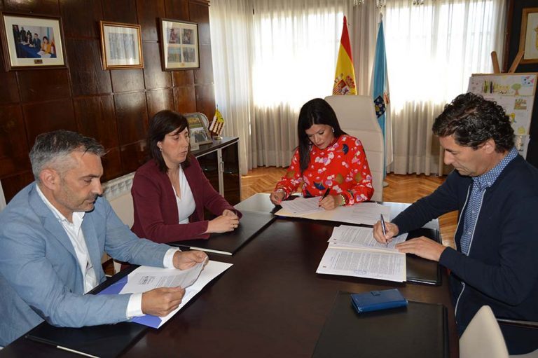 Concello e AEMOS formalizan a concesión demanial do viveiro de empresas da Veigadaña