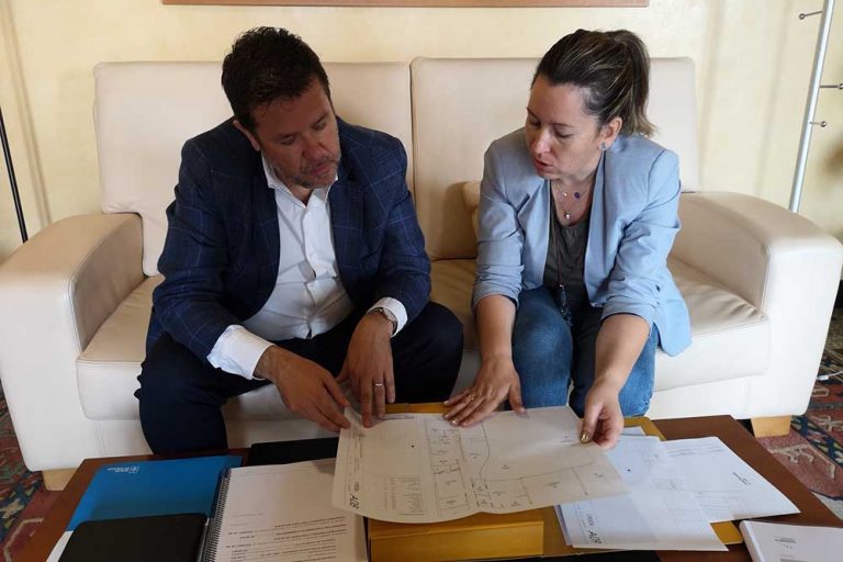Marta Valcárcel presenta o proxecto de ampliación da Escola Infantil de Salvaterra