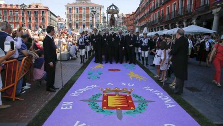 A Asociación de Alfombristas de Ponteareas realizará unha alfombra floral en Valladolid