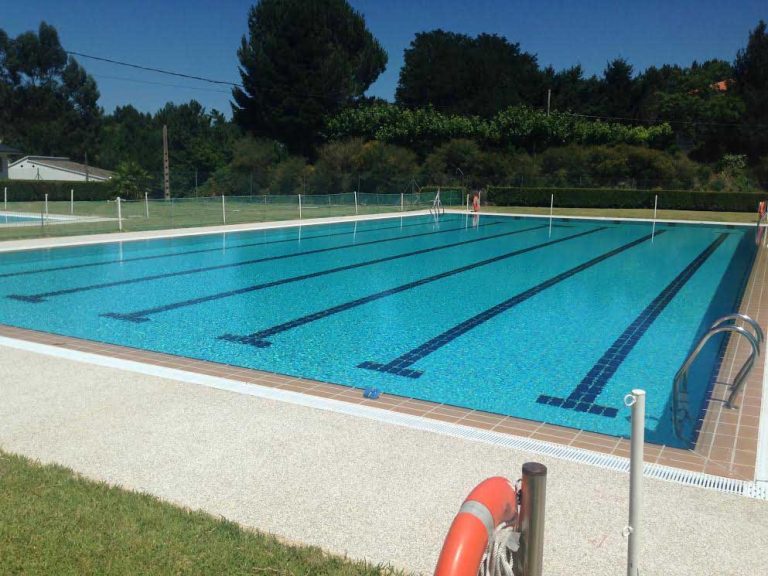 A piscina de Arbo comeza a súa tempada estival