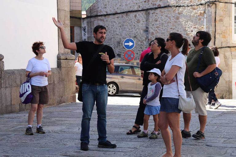 A Guarda da a coñecer o seu patrimonio urbano con visitas guiadas