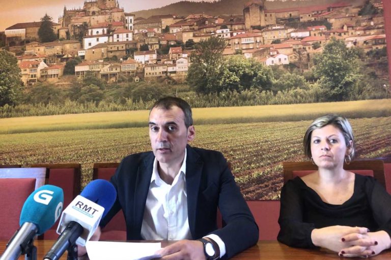 Enrique Cabaleiro asegura que a oficina de Urbanismo de Paramos “funciona con total normalidade”