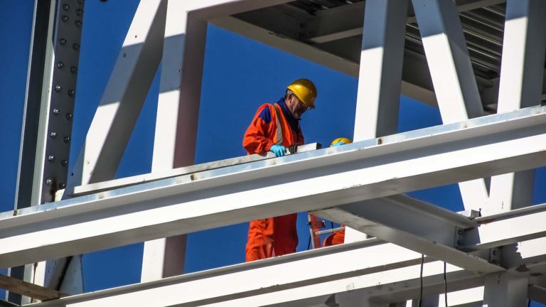 Tui acolle, en outubro, dous cursos gratuítos de Prevención de Riscos Laborais na Construción