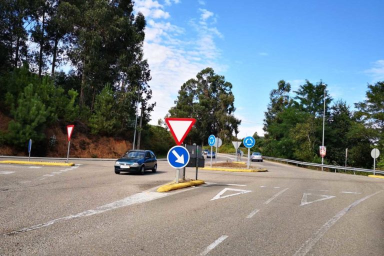 O BNG cualifica de “desidia” que o goberno de Salvaterra tardara seis anos en xestionar o arranxo dunha rotonda