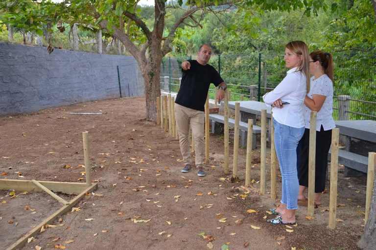 Salceda inviste 13.000 euros na mellora do parque infantil de Barreiro