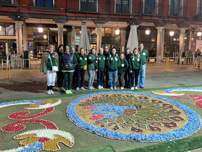 Valladolid réndese ao arte floral ponteareán na festa da Virxe de San Lorenzo