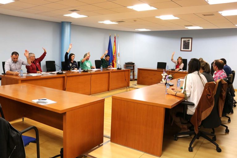 Salceda aproba, inicialmente, un Orzamento de preto máis de 4,8 millóns de euros