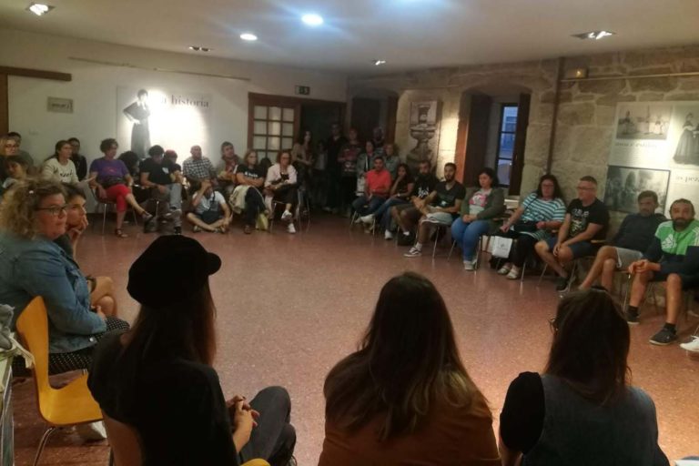 A veciñanza de Redondela amosa a súa preocupación pola apertura dun local de apostas