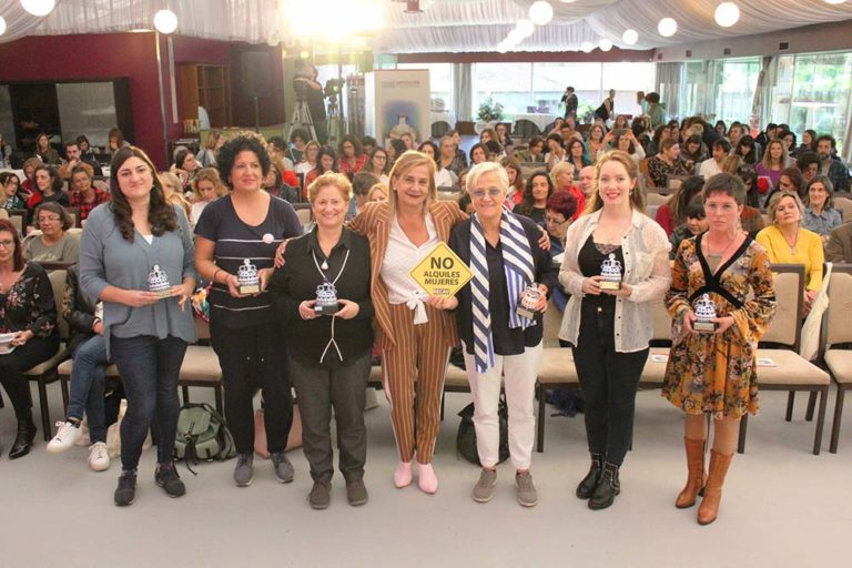 Carmela Silva pecha a xornada da Escola María Vinyals, “cada día somos máis e imos cambiar o mundo”