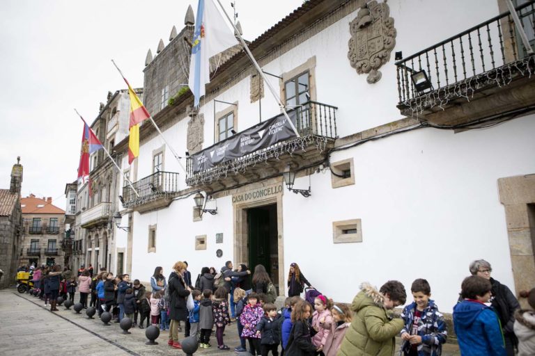 Cadea humana en Baiona para frear a violencia machista