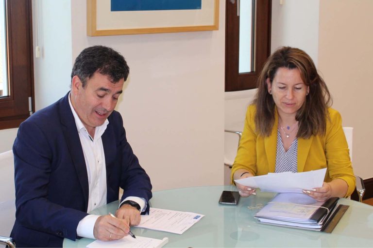 Consellería de Cultura e Concello de Salvaterra asinan un convenio para promoción turística