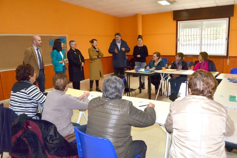 Unha quincena de persoas benefícianse do programa «Cultiva a Mente» de Salceda