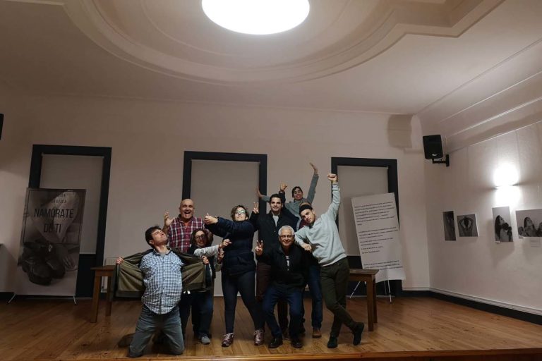 A Escola Municipal de Teatro de Tomiño colga o cartel «completo»