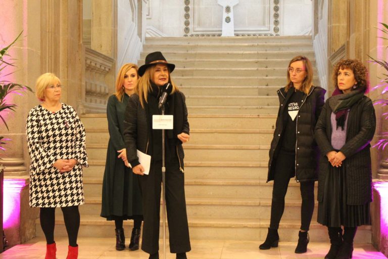 Carmela Silva amosa a súa “indignación e enfado cos negacionistas da violencia de xénero”
