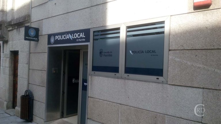 Axentes da Policía Local do Porriño reaniman a unha nena de 2 anos que estaba atragoada e xa non respiraba