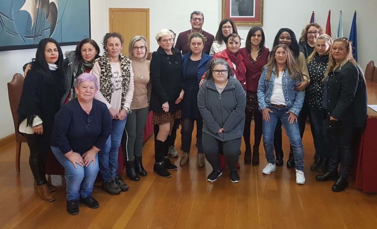 Baiona entrega os diplomas ás mulleres dos cursos de formación do Programa de Activación para o  Emprego