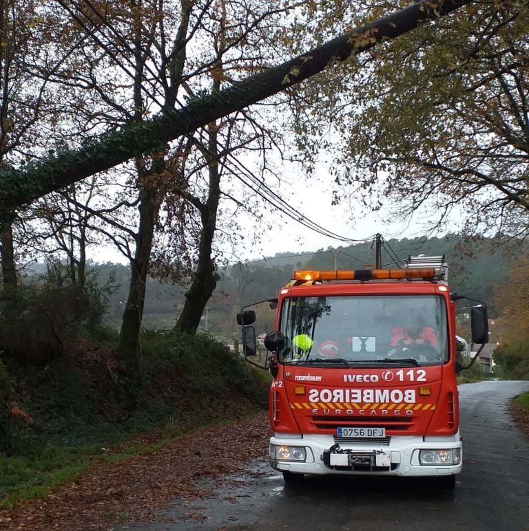 Os bombeiros de Ponteareas desenvolven 60 intervencións polo temporal nunha semana