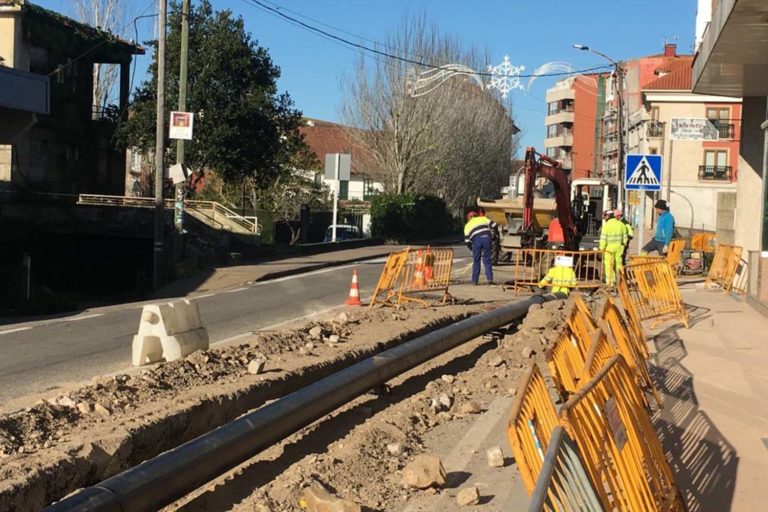 Nigrán pon fin ás constantes avarías nas tubaxes de augas residuais da Avenida de Portugal
