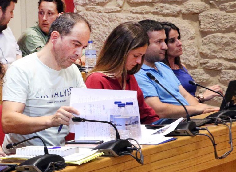 O Pleno de Ponteareas rexeita o recurso contra a incompatibilidade de Mera cos votos de BNG, PSOE… e PP