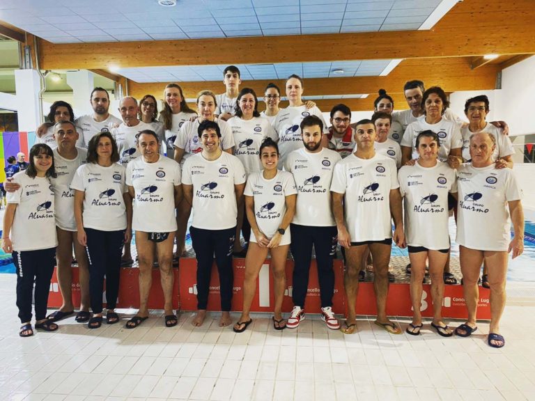 O equipo feminino do C.N. Ponteareas, campión galego no Campionato Galego de Inverno Máster