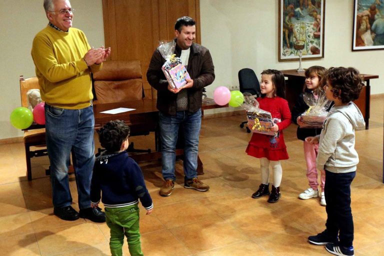 A biblioteca de Ponteareas premia ás súas usuarias e usuarios