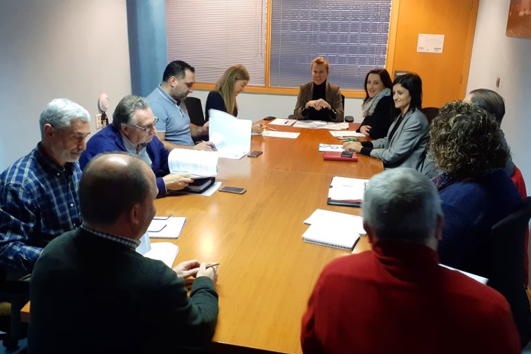 Salceda reduce a 35 horas semanais a xornada laboral do seu cadro de persoal