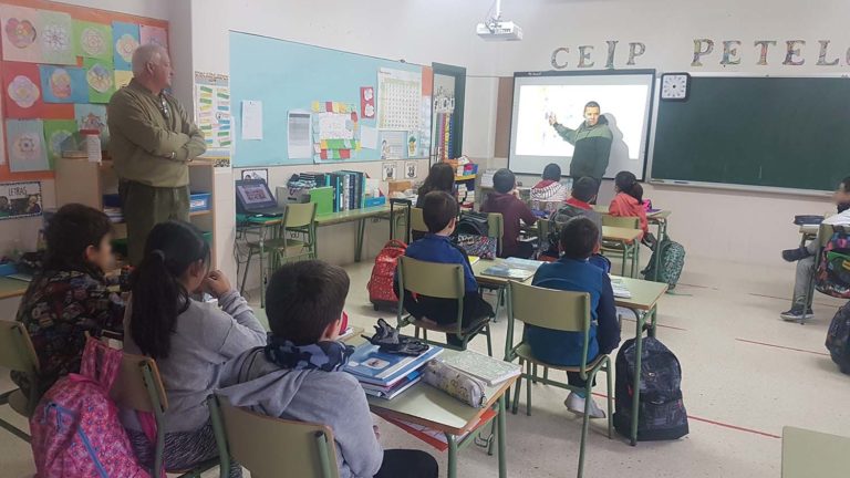 Os escolares de Mos participan en charlas sobre a reciclaxe de residuos