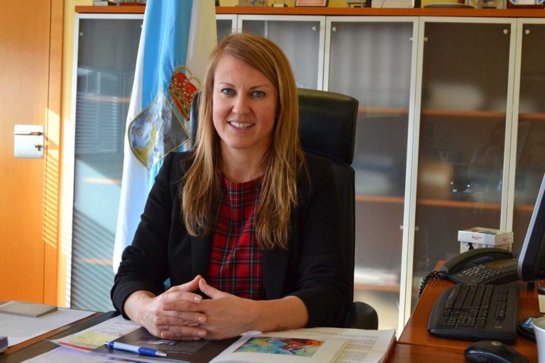 Loli Castiñeira: “chegar a acordos a través do diálogo é fundamental e aquí, en Salceda, demos exemplo”