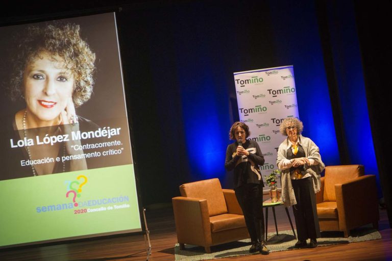 Lola López Mondéjar, “o século XXI estanos amosando unha ensinanza moi desvalorizada”