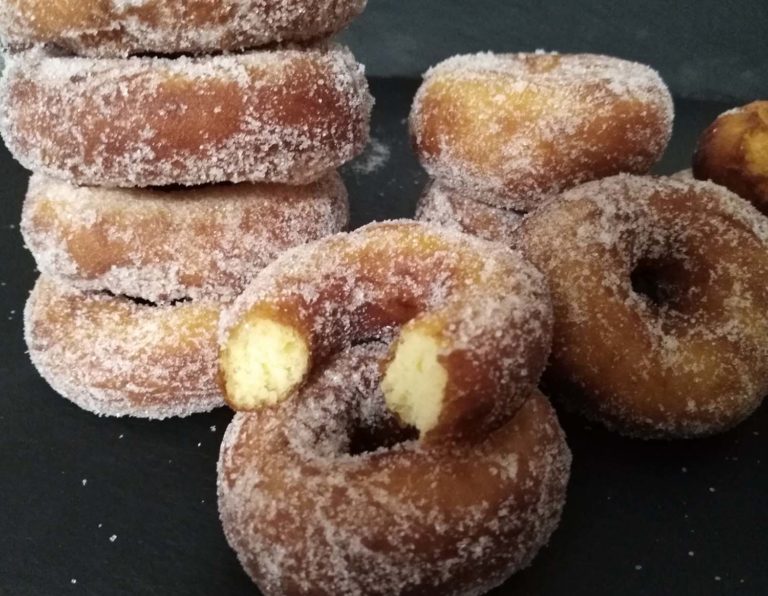 Un dulce típico del Carnaval de Cerdeña: Zeppole, Graffe o Graffette Sin Gluten y con requesón