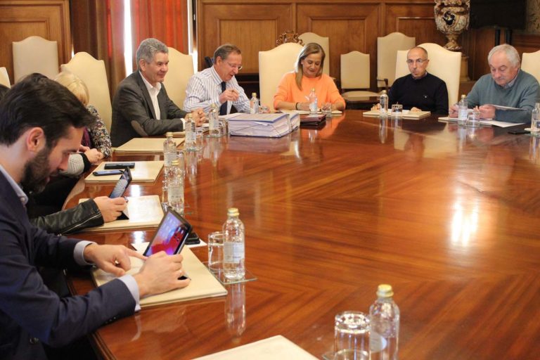 A Deputación aposta polo sector primario destinando 450.000 euros a confrarías, mariscadoras e cooperativas agrogandeiras