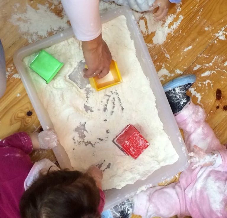 A Escola Infantil de Ponteareas ofrece divertidas propostas para as familias con nenos e nenas menores de 3 anos