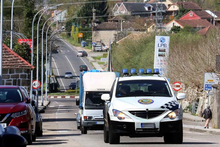 Garda Civil e Policía Local de Ponteareas coordínanse para velar pola protección da veciñanza