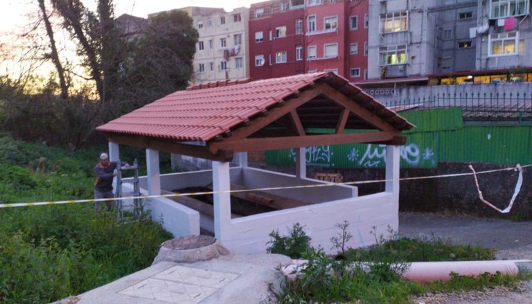 O lavadoiro da subida da Buraca, en Chapela, último traballo do alumnado do obradoiro de emprego ‘Redondela Sostible’