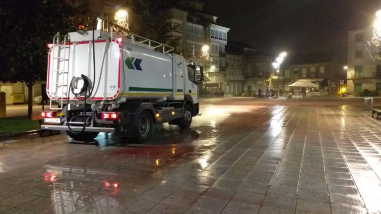 Ponteareas desinfecta diariamente as rúas e espazos públicos