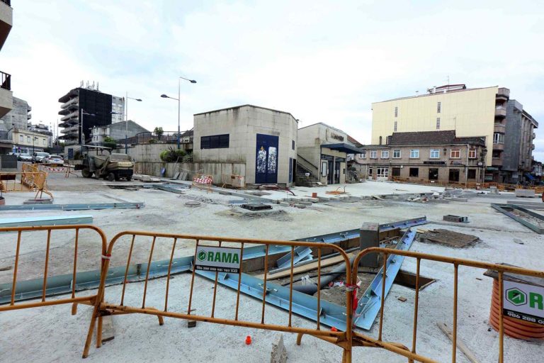 As empresas adxudicatarias paralizan as súas obras en Ponteareas