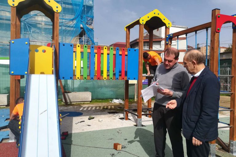 O Concello de Ponteareas inviste máis de 95.000 euros na renovación de oito parques infantís