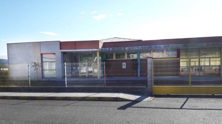 Aberto o proceso de admisión de alumnado na escola infantil A Galiña Azul do Rosal