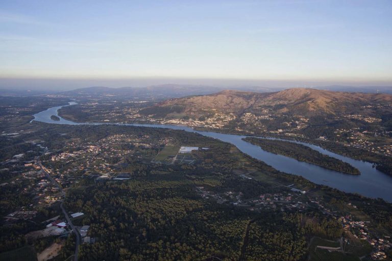 A AECT do río Miño afirma que “se segue a ignorar a realidade de miles de traballadores e traballadoras transfronteirizos