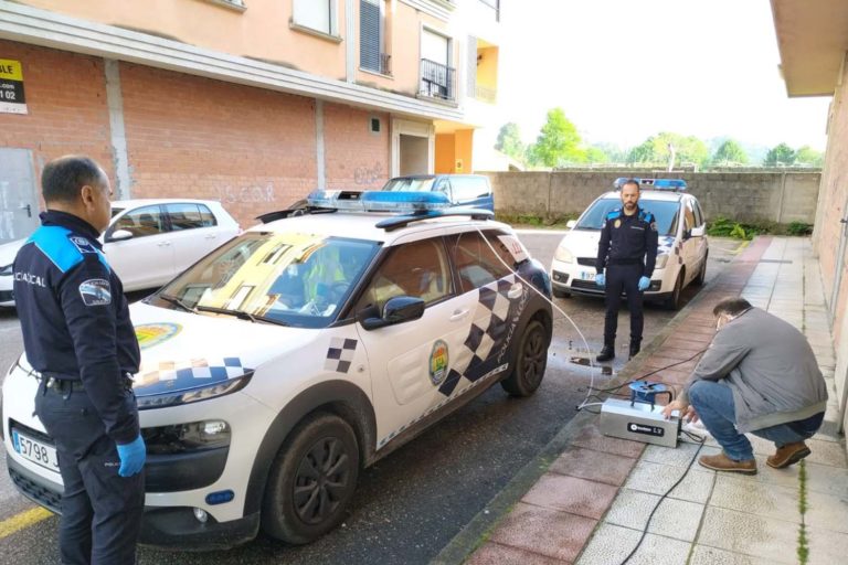 Un empresario tomiñés ofrece as súas máquinas para desinfectar as dependencias e vehículos das forzas de seguridade locais