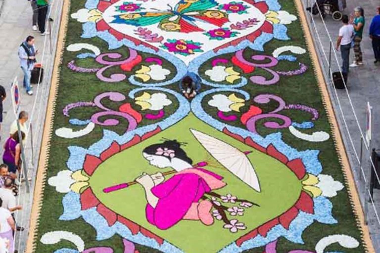 Os reis de España agradecen a invitación da Asociación de Alfombristas do Corpus Christi de Ponteareas