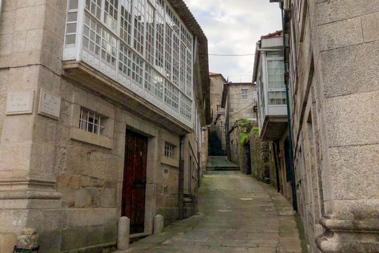 A Historia, patrimonio, natureza, gastronomía,…atractivos para visitar Tui esta Semana Santa