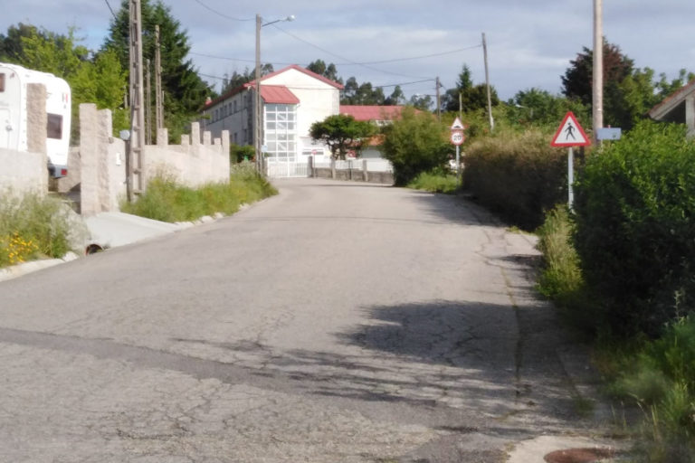 O BNG de Redondela, satisfeito polo compromiso de urbanizar a estrada ao colexio Portocabeiro