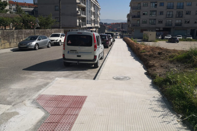 Tui mellora a accesibilidade con obras en doce pasos de peóns nas novas rúas