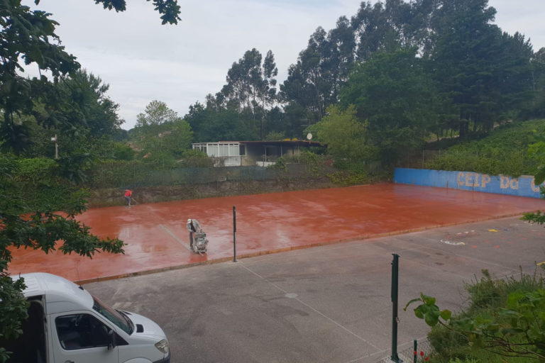 Nigrán inviste preto de 30.000 euros no acondicionamento das pistas deportivas dos colexios de Camos e Mallón