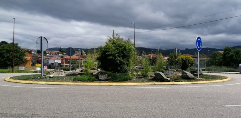 Baiona realiza labores de limpeza de espazos verdes e rozado de vías de titularidade municipal