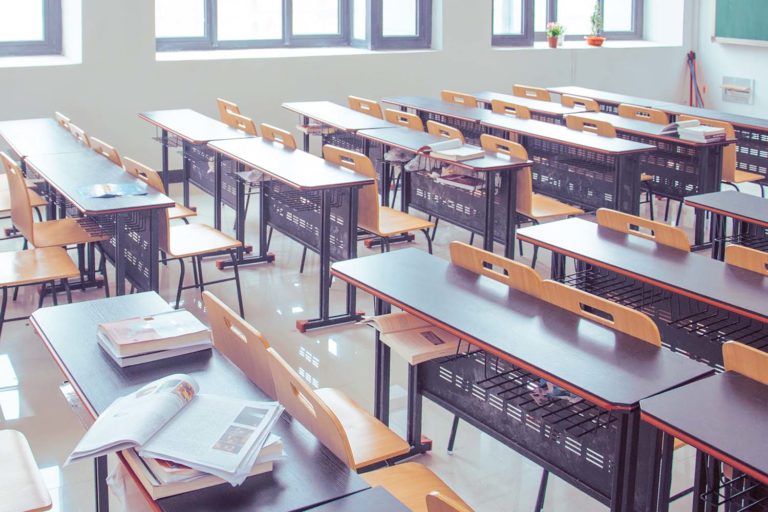 Do “avance de materia” no terceiro trimestre e as instrucións contraditorias da Consellería de Educación